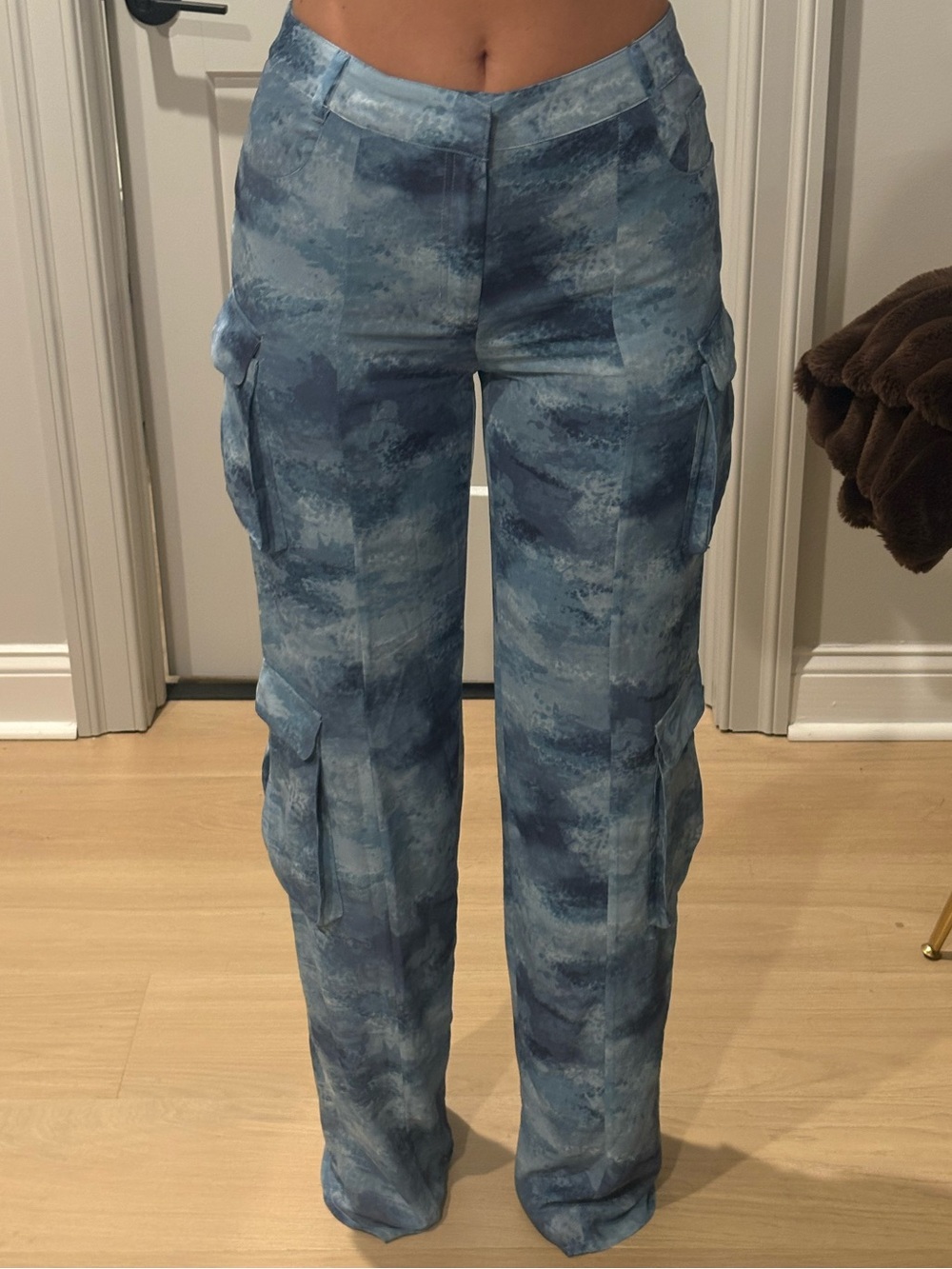 Blue Cloud-Print Cargo Pants - Women
